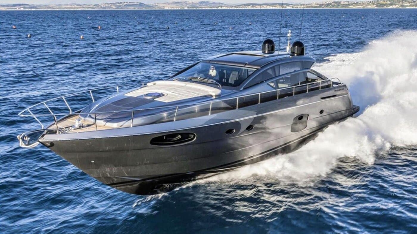 Pershing 62